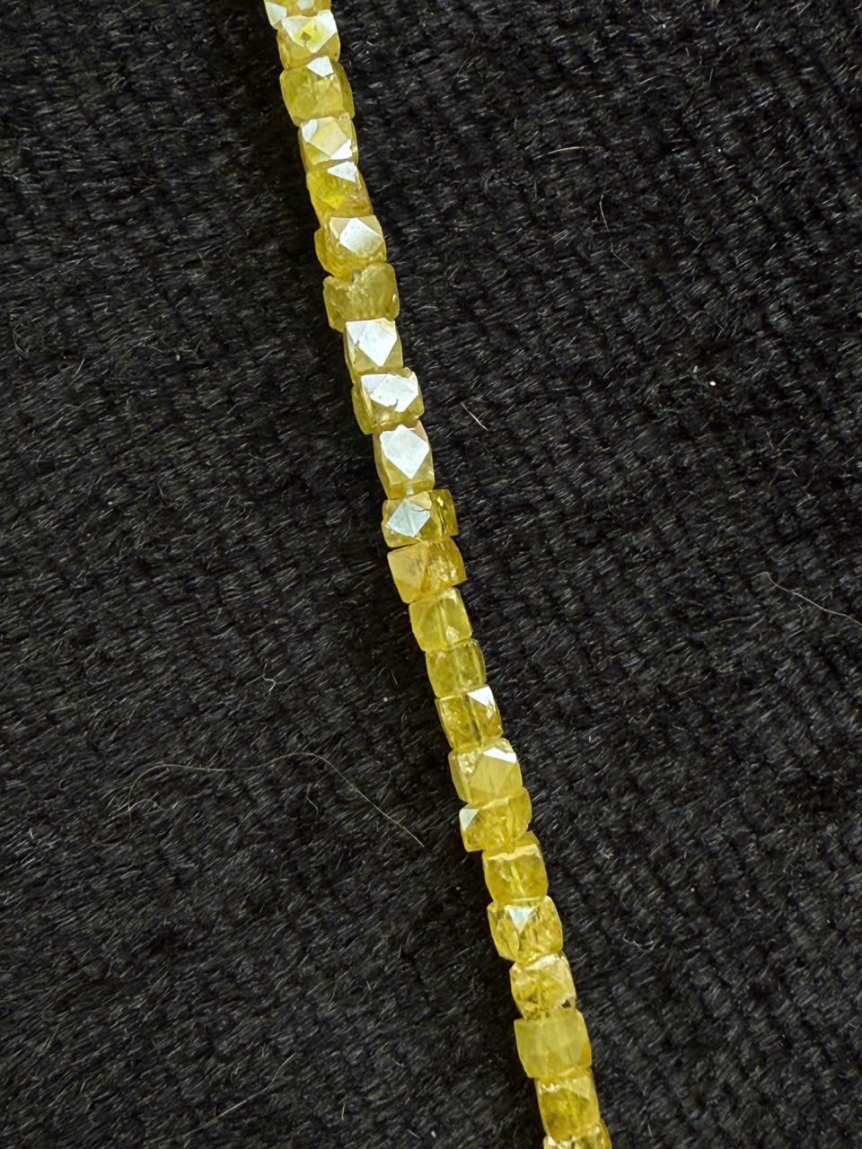 Chuỗi kim cương vuông vàng thiên nhiên #3