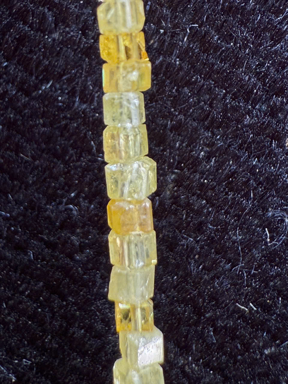 Chuỗi kim cương vuông vàng thiên nhiên Dài 40cm #2