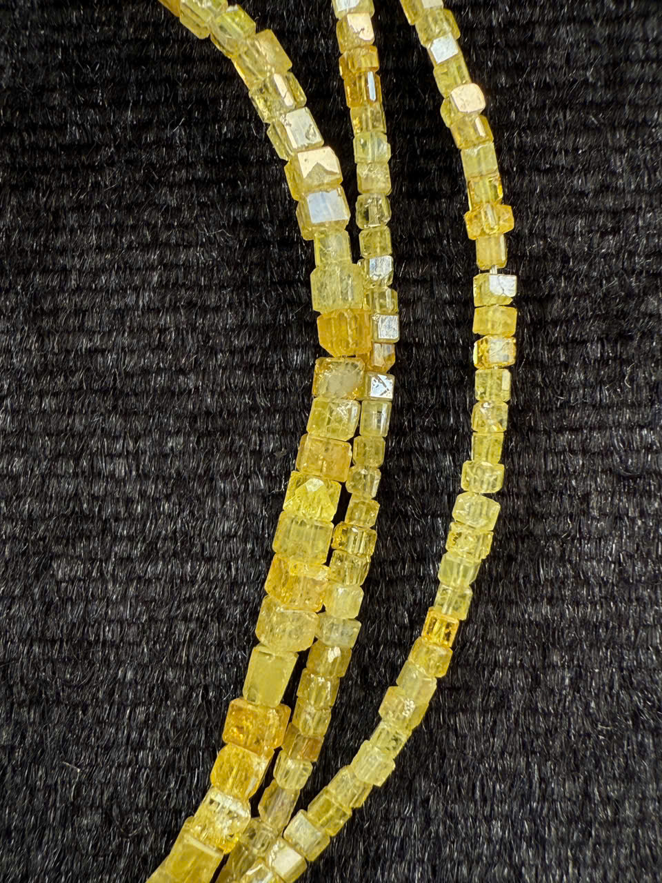 Chuỗi kim cương vuông vàng thiên nhiên  Dài 40 cm #2