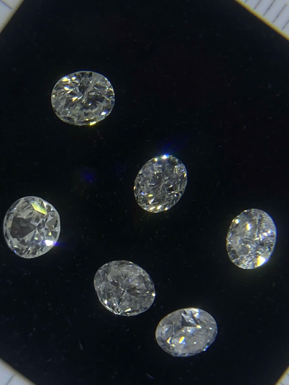 Kim cương trắng cắt giác  Size: 2.6mm #3