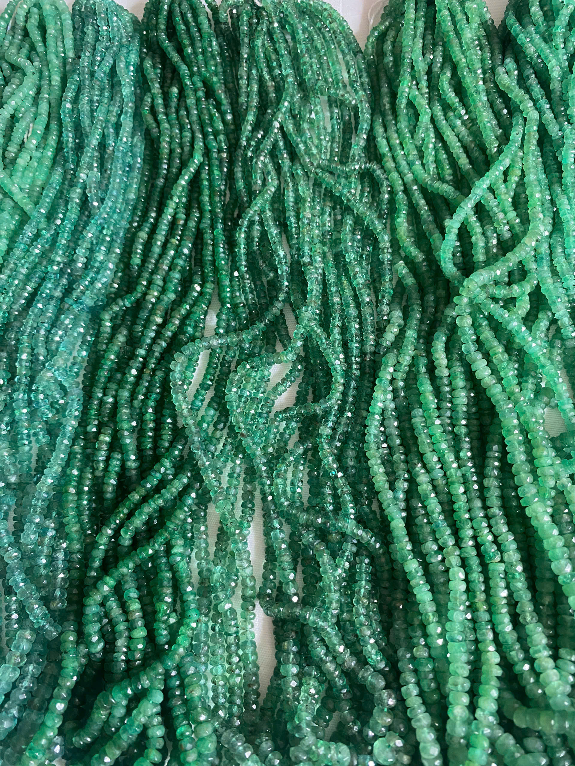 Ngọc Lục Bảo - Emerald cắt giác 2,6-5ly (lô 120 sợi) #2