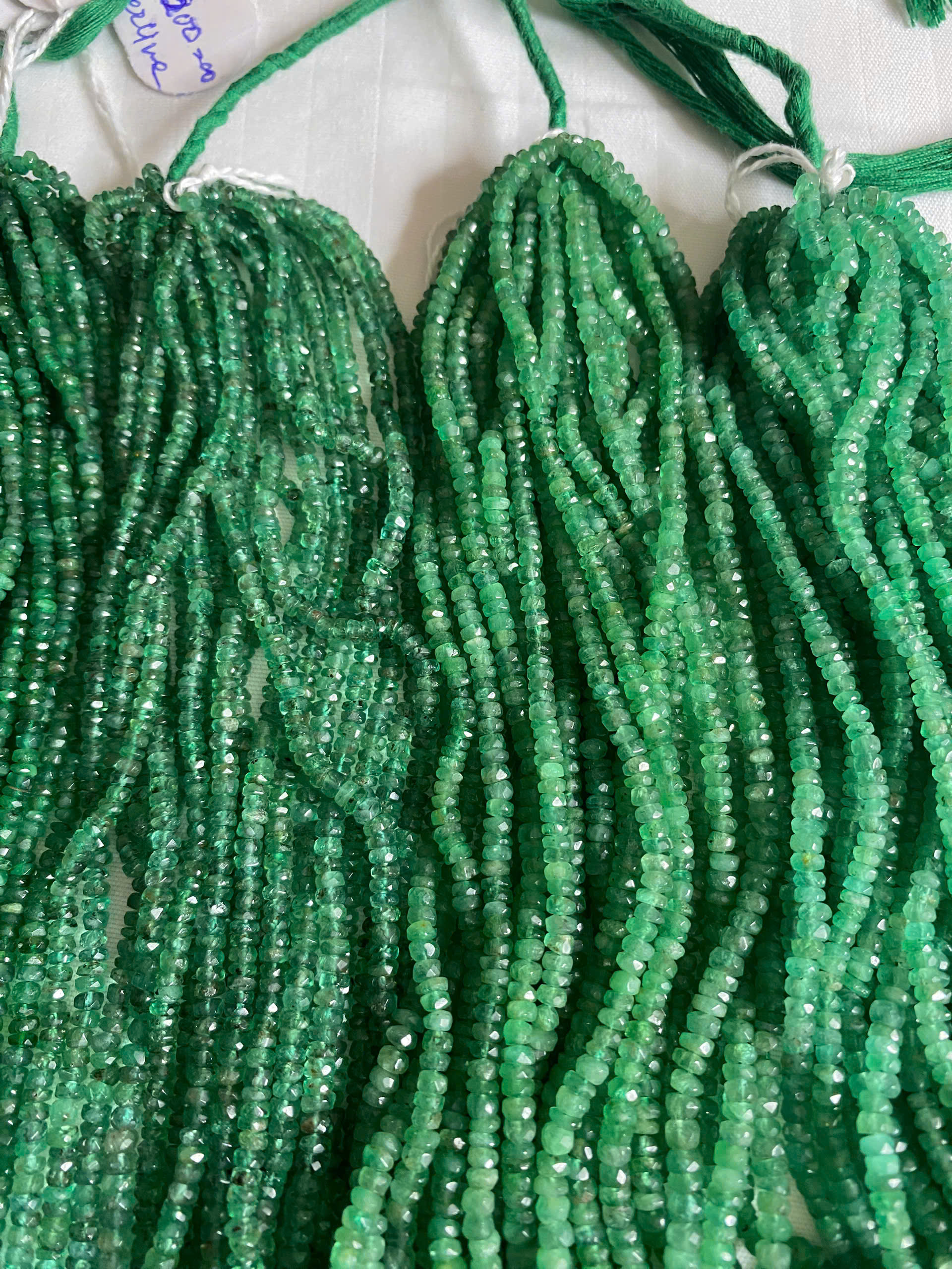 Ngọc Lục Bảo - Emerald cắt giác 2,6-5ly (lô 120 sợi) #7