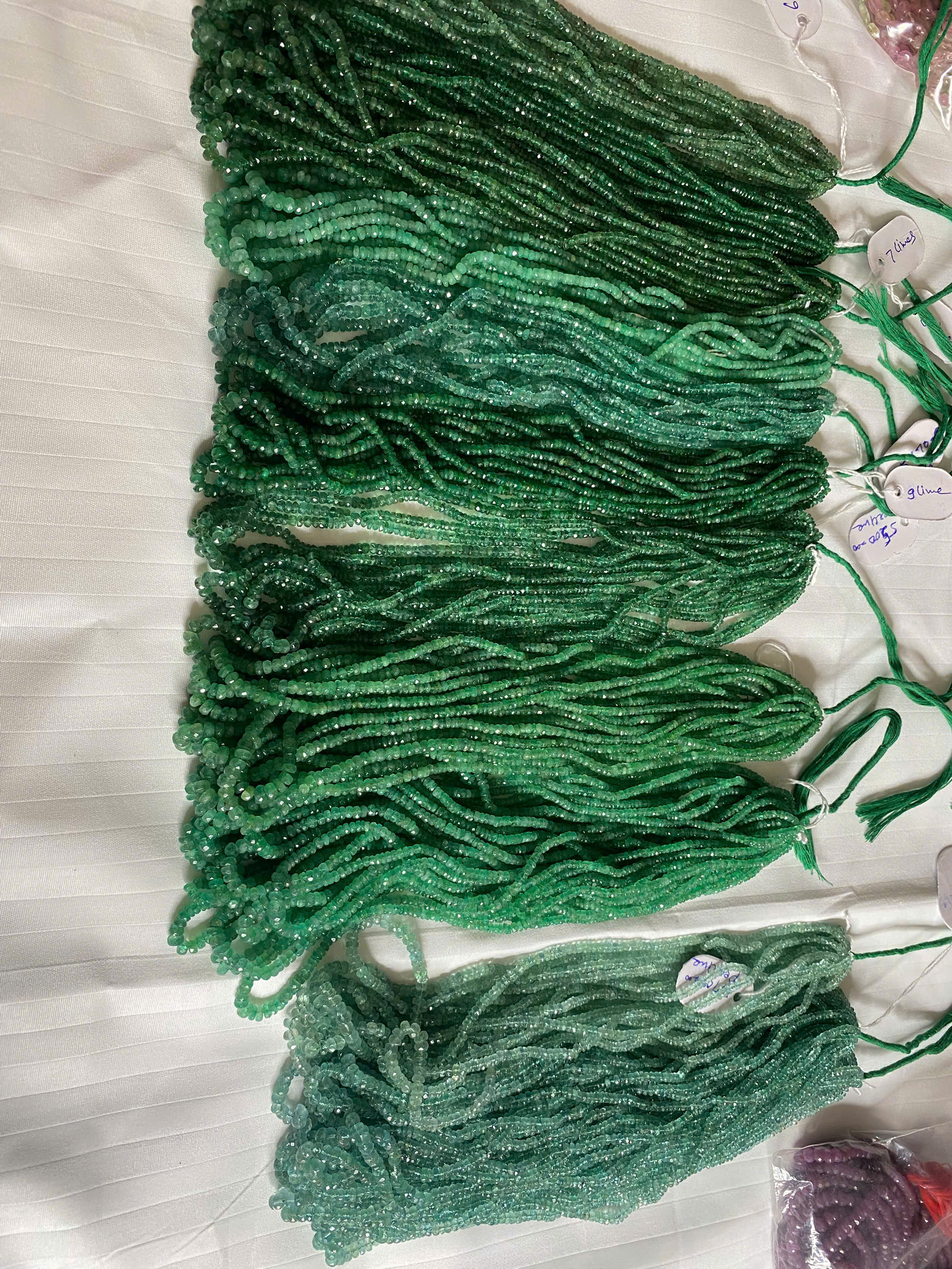 Ngọc Lục Bảo - Emerald cắt giác 2,6-5ly (lô 120 sợi) #5