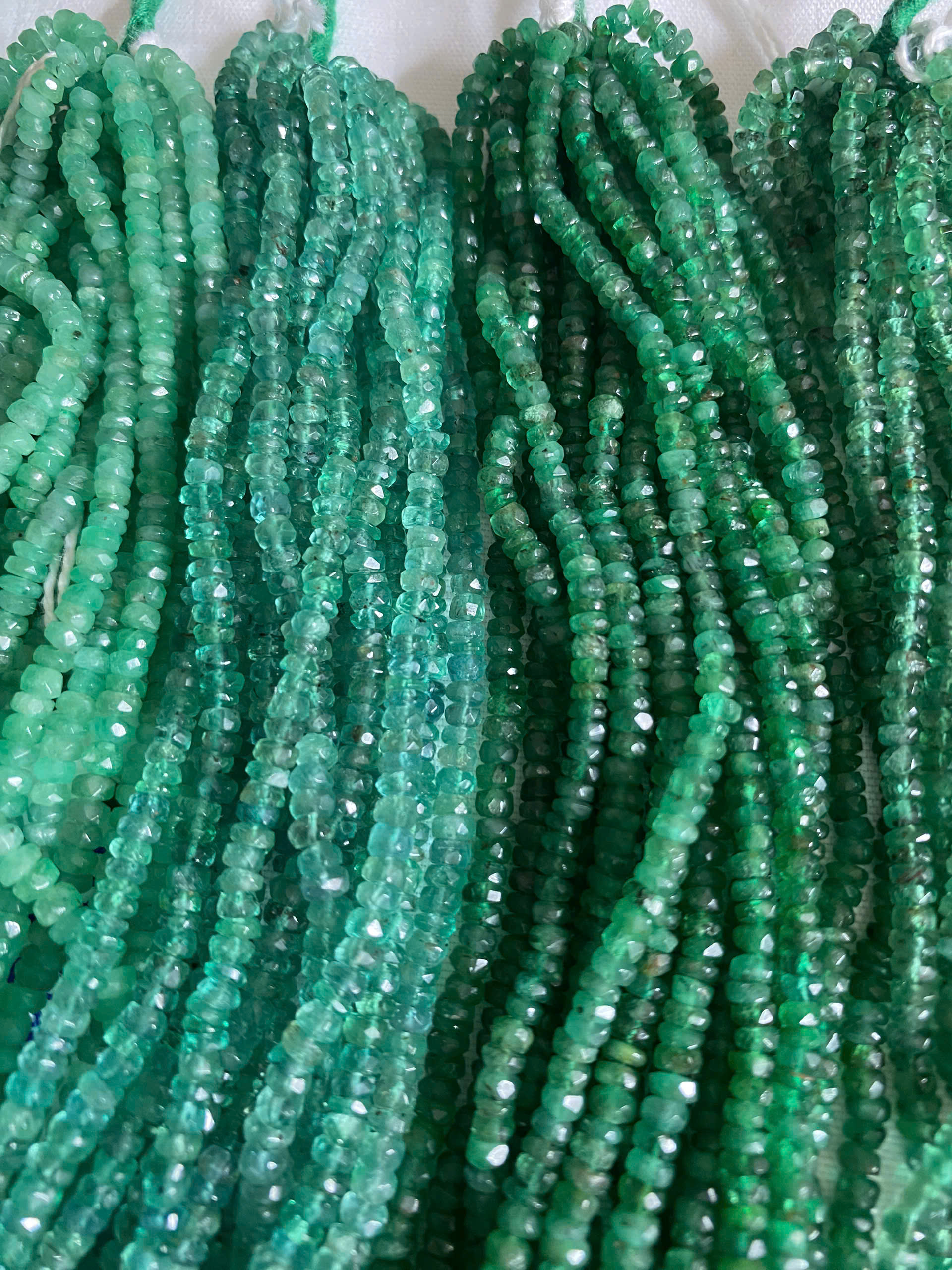 Ngọc Lục Bảo - Emerald cắt giác 2,6-5ly (lô 120 sợi) #6