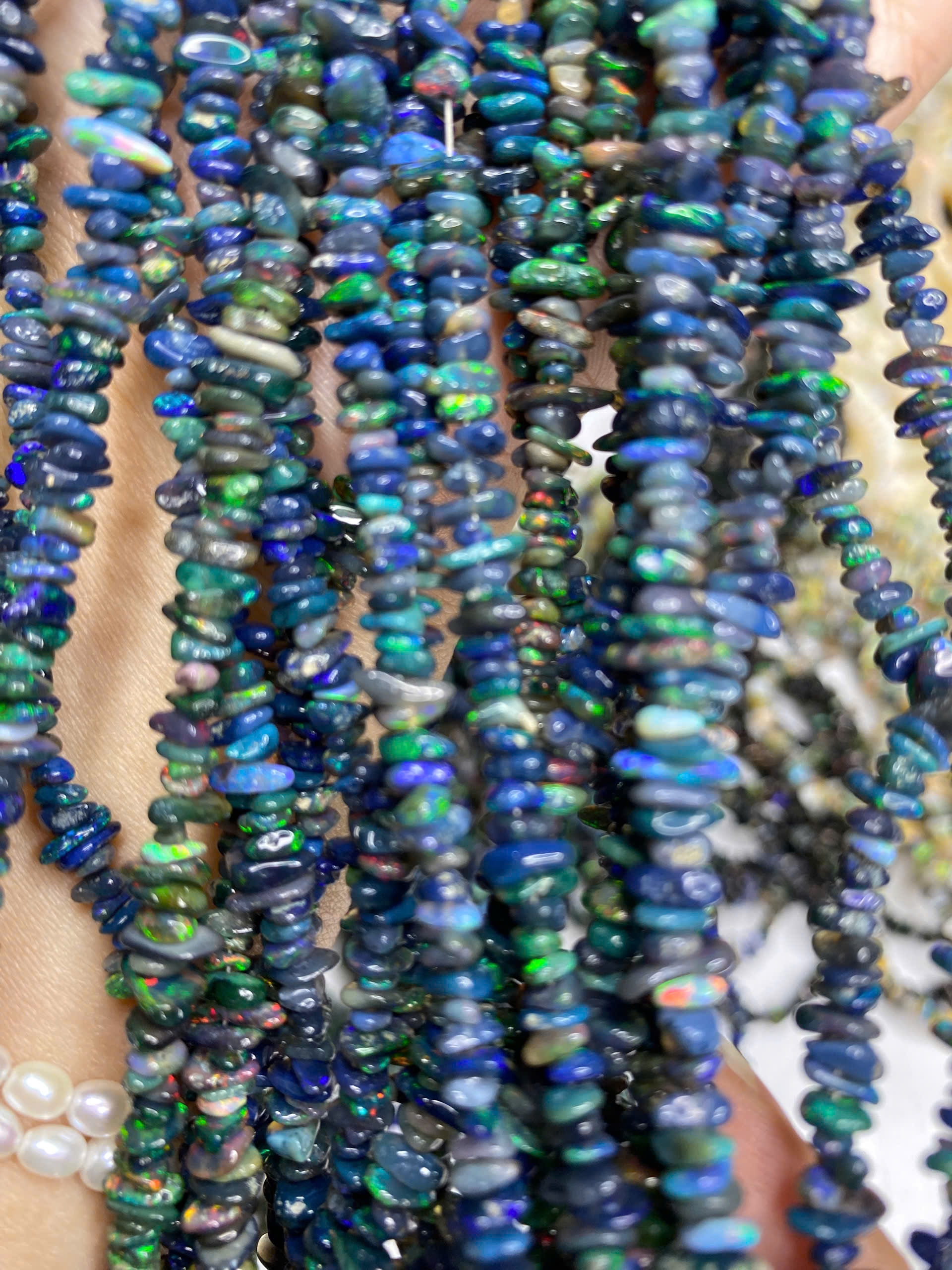 Opal thô dẹt nhiều màu 4x6ly #2