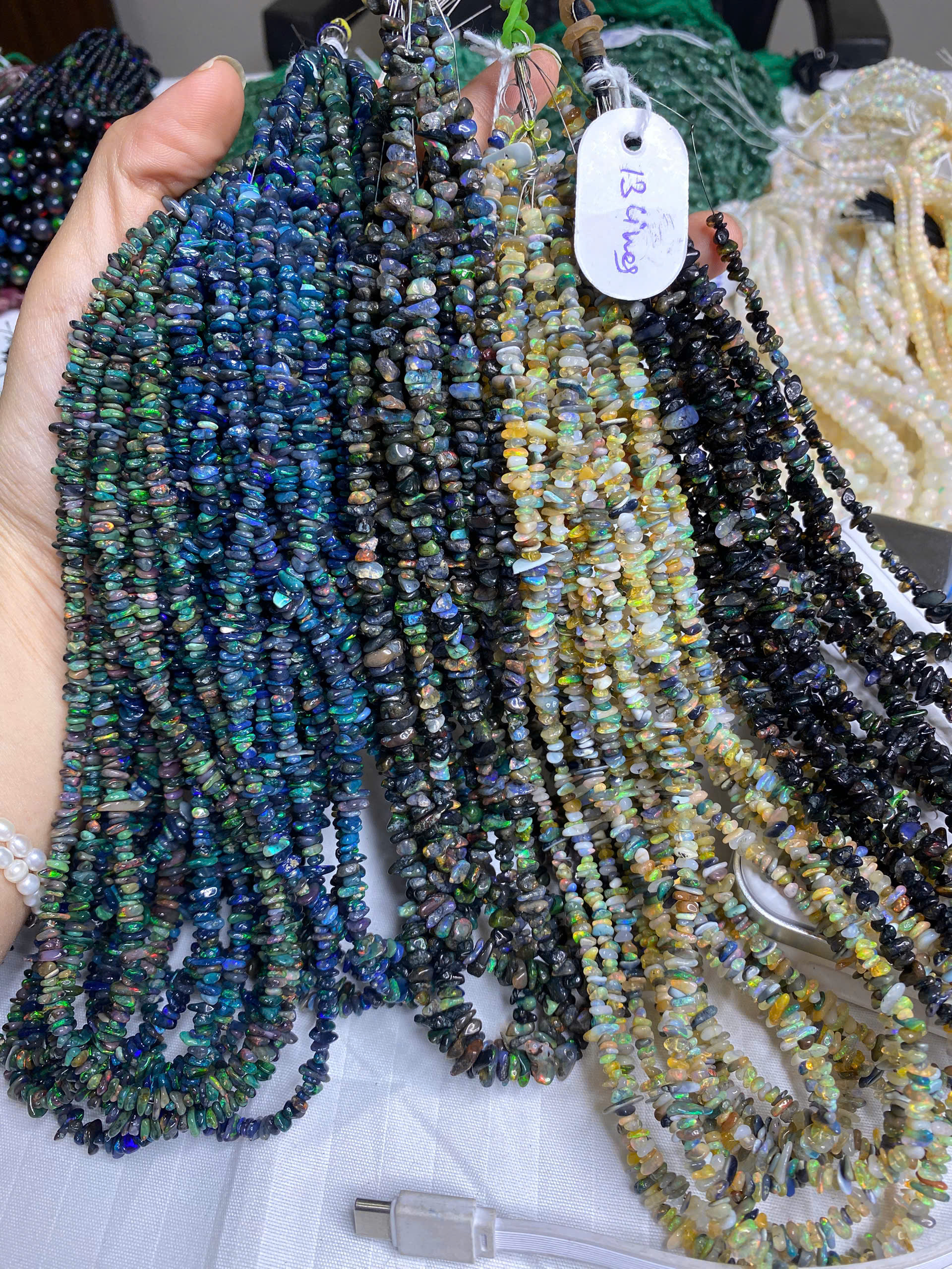 Opal thô dẹt nhiều màu 4x6ly #1