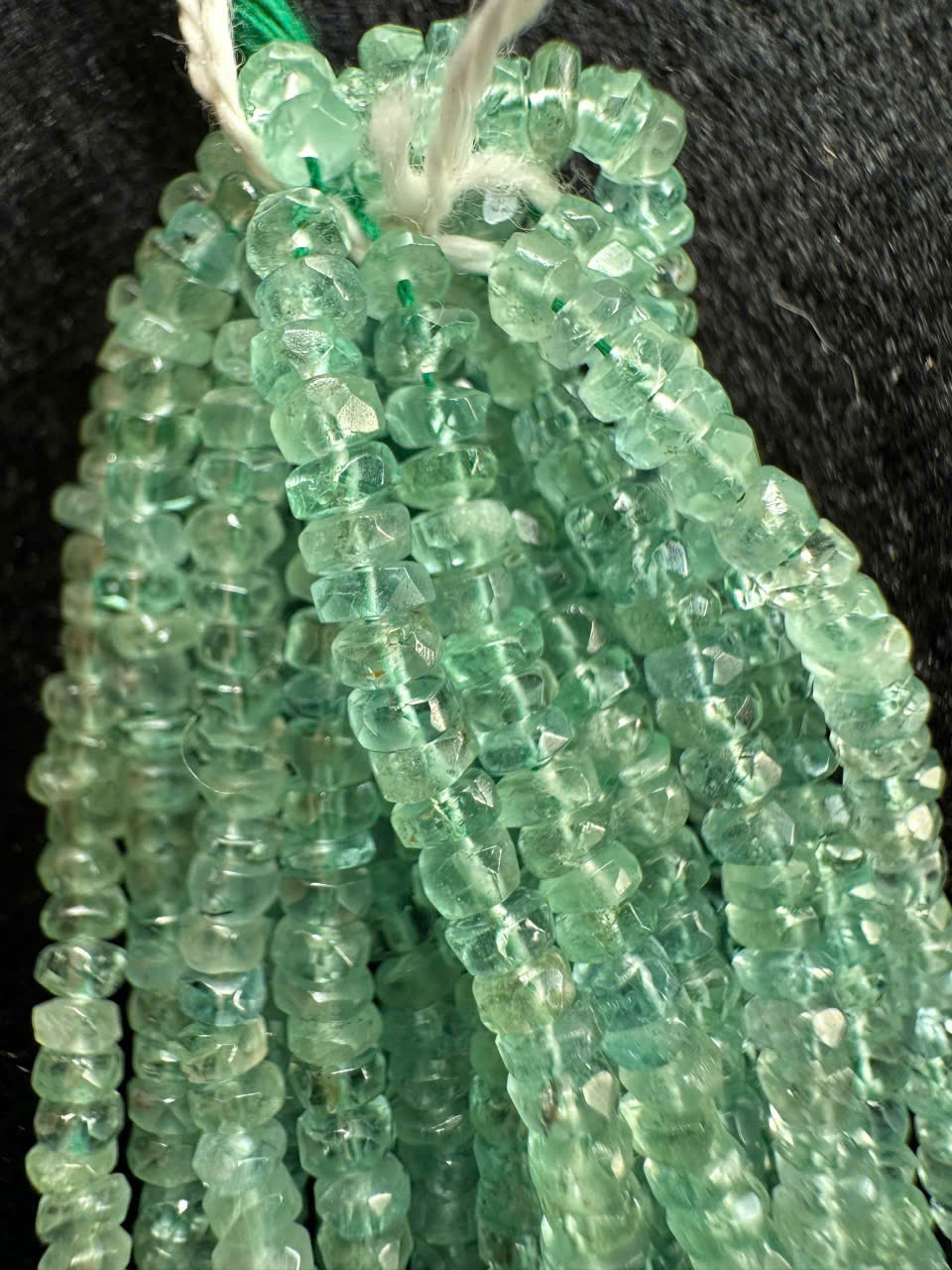 Dây chuỗi Ngọc lục bảo thiên nhiên (màu nhạt) #1