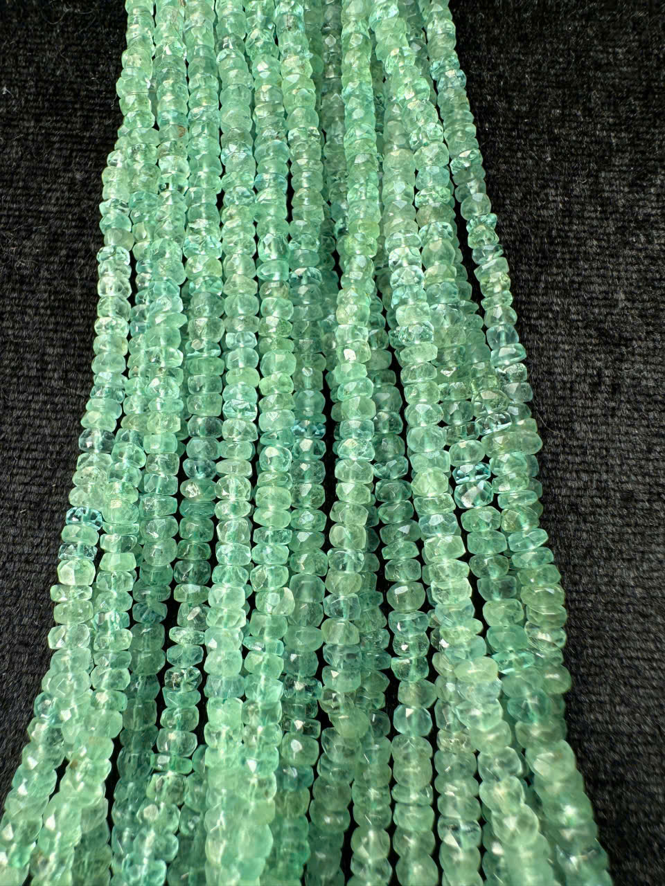 Dây chuỗi Ngọc lục bảo thiên nhiên (màu nhạt) #2